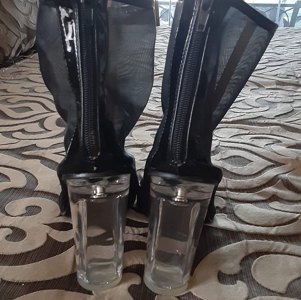 New Shoes - Picture 3 of 4